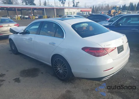 2022 Mercedes-Benz C 300 4Matic z USA, uszkodzony, nr VIN W1KAF4HB7NR054873